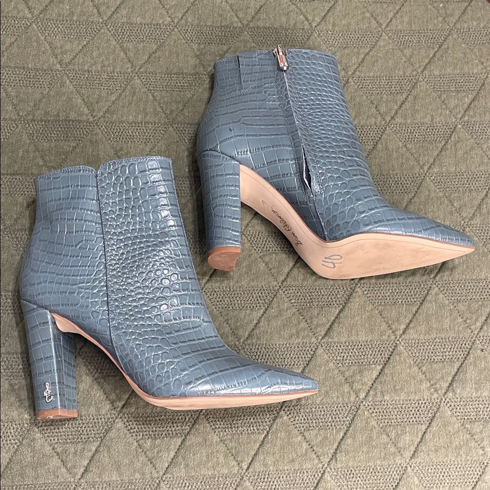 Sam Edelman Gray- Teal Croc-Embossed Ankle Boots, size 6 - Picture 6 of 12